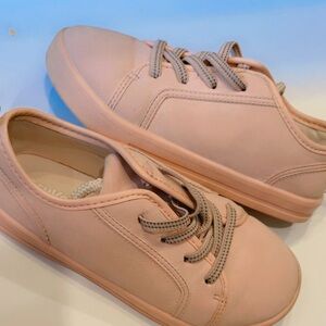 Oshkosh Girls Pink Casual Sneakers size 11